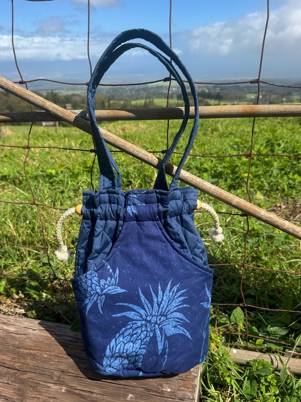 Vintage Hawaiian Quilted Bag Hydro Beach Vacation Blue Pinapple tote handmade